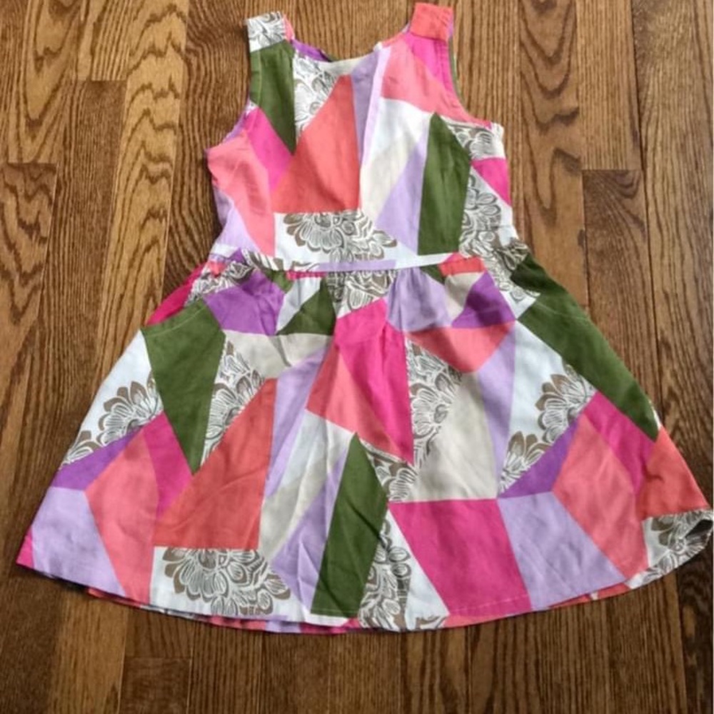 Crazy 8, Girls dress